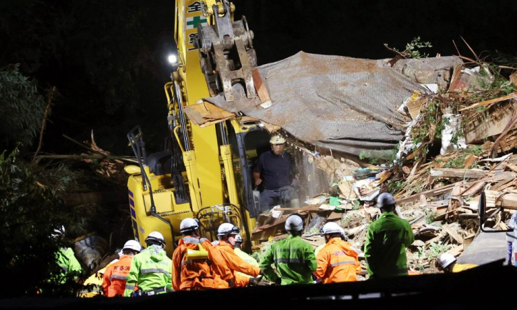 Tufão ‘extremamente forte’ atinge ilha de Kyushu, no Japão