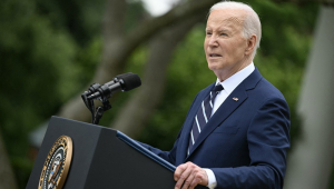 O presidente dos EUA, Joe Biden, fala sobre novas ações para proteger os trabalhadores e empresas americanas das práticas comerciais desleais da China, no Jardim das Rosas da Casa Branca, em Washington, DC