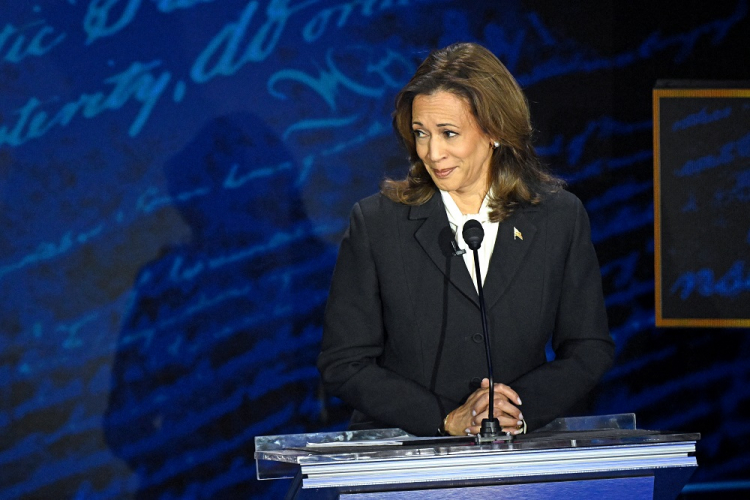 Pesquisa de opinião aponta Kamala Harris como vencedora do debate contra Trump