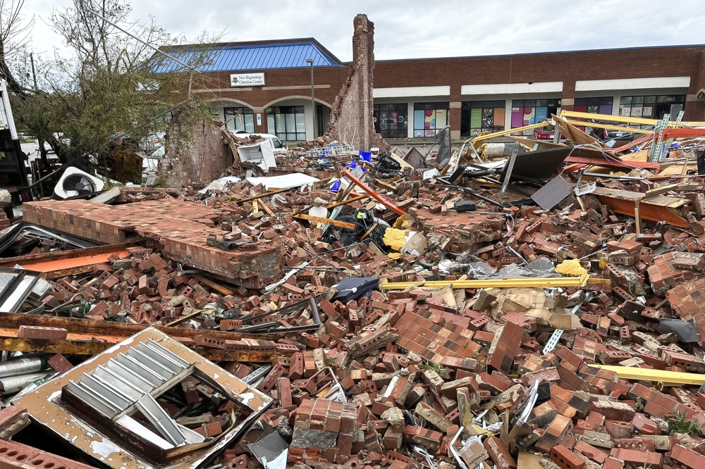 Foto de divulgação disponibilizada pela Cidade de Rocky Mountain, na Carolina do Norte, mostrando os danos causados pela tempestade que começou como o furacão Helene, em Rocky Mountain, Carolina do Norte