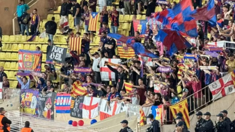 Barcelona é punido por faixa de cunho nazista exibida pela torcida na Liga dos Campeões