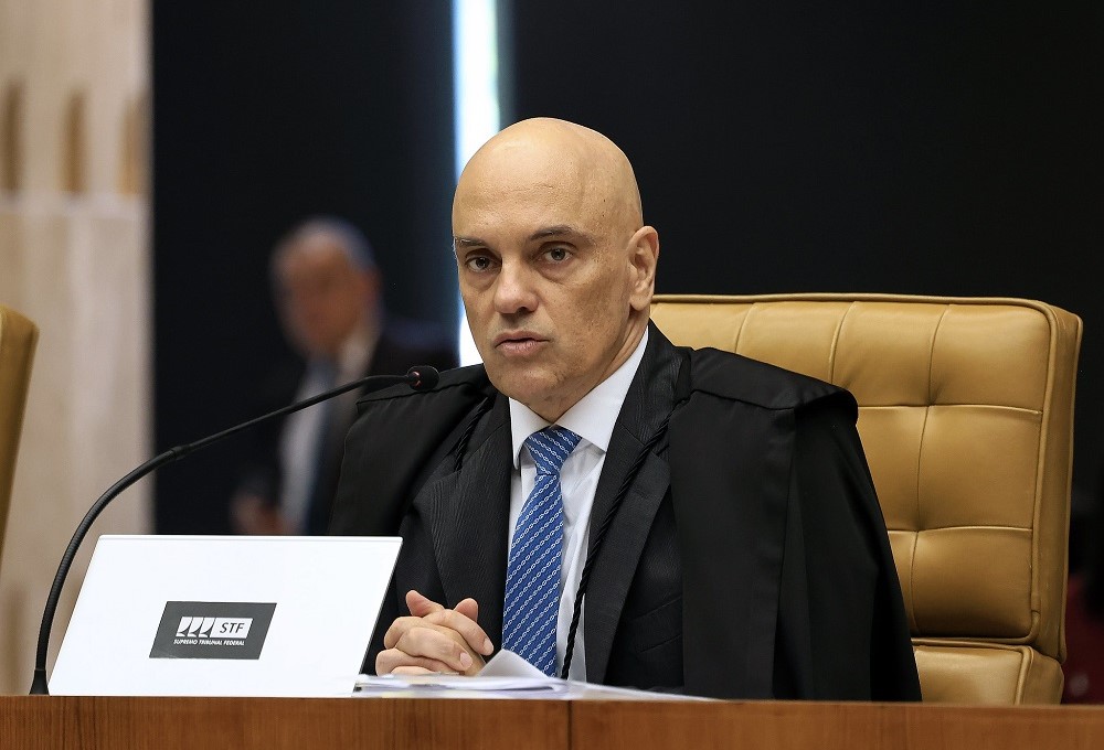 Ministro Alexandre de Moraes em sessão plenária