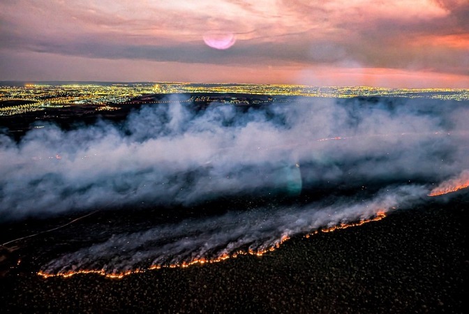 Sobrevoo o Parque Nacional de Brasília, atingido por incêndio