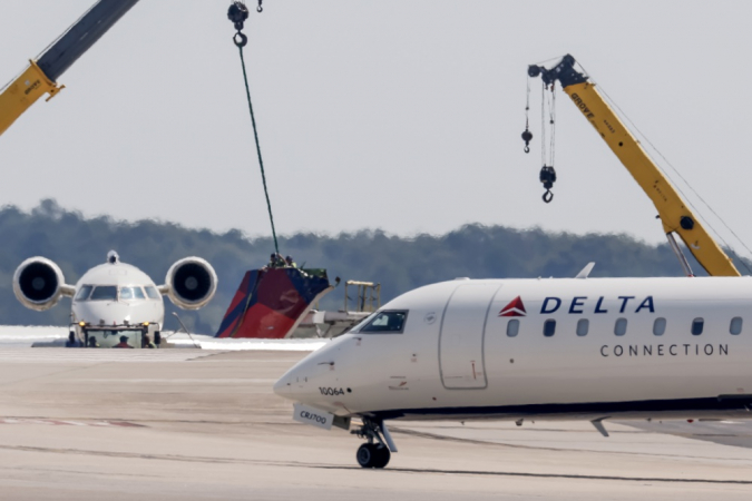 Aviões da Delta Air Lines colidem no Aeroporto Internacional Hartsfield Jackson Atlanta