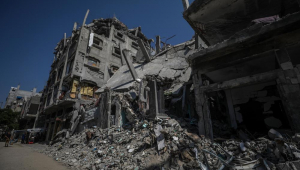 Khan Yunis (-), 10/09/2024.- Destroyed houses seen in Khan Younis, southern Gaza Strip, 10 September 2024. According to the UN aid coordination office OCHA, Israeli security forces have issued at least 16 evacuation orders in August 2024, impacting about 12 percent of Gaza's population, or 258,000 people. Since October 2023, only about 11 percent of the Gaza Strip has not been placed under evacuation orders, the office added. According to the UN, at least 1.9 million people across the Gaza Strip are internally displaced, including people who have been repeatedly displaced. More than 40,000 Palestinians and over 1,400 Israelis have been killed, according to the Palestinian Health Ministry and the Israel Defense Forces (IDF), since Hamas militants launched an attack against Israel from the Gaza Strip on 07 October 2023, and the Israeli operations in Gaza and the West Bank which followed it. EFE/EPA/MOHAMMED SABER