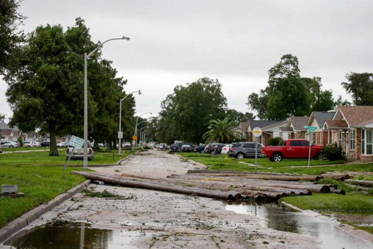 Tempestade tropical Francine atinge Louisiana e gera preocupações com inundações