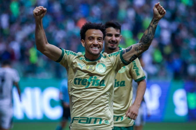 Felipe Anderson, do Palmeiras, comemora seu gol, segundo da equipe marcado diante do Criciúma