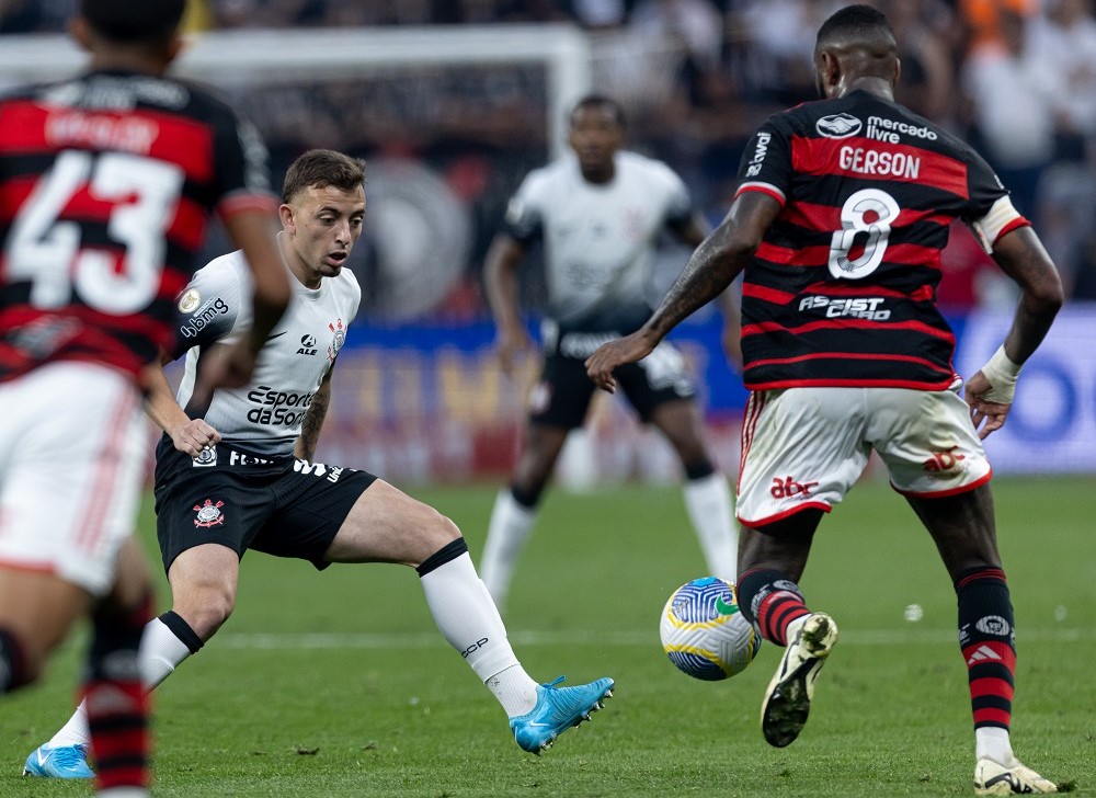 Duelo entre Corinthians e Flamengo