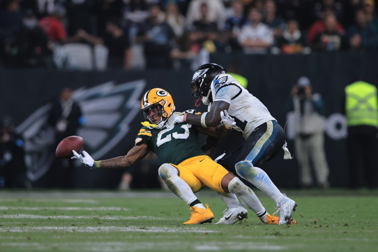 Jogadores da NFL rebatem críticas de LeBron James ao gramado da Neo Química Arena