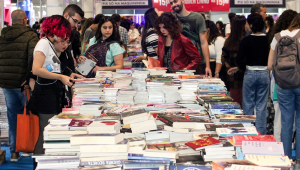 SP - LITERATURA/BIENAL/LIVRO/SÃO PAULO - GERAL - Movimentação de visitantes na 27ª Bienal Internacional do Livro de São Paulo, realizada no Distrito Anhembi, bairro de Santana, na zona norte da capital paulista, nesta sexta-feira, 6 de setembro de 2024. 06/09/2024 - Foto: RAUL LUCIANO/ATO PRESS/ESTADÃO CONTEÚDO