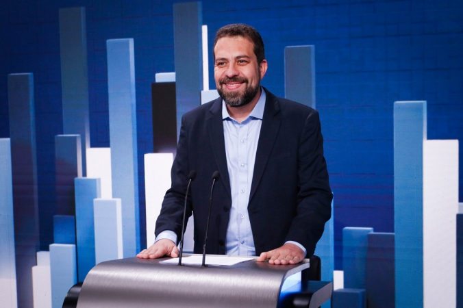 SP - SBT PROMOVE / DEBATE CANDIDATOS PREFEITURA - POLÍTICA - O SBT localizado em Osasco na Grande São Paulo São Paulo, promove na manhã desta sexta-feira (20), o debate das eleições municipais 2024 no primeiro turno, mediado pelo jornalista Cesar Filho, com candidatos à prefeitura da cidade de São Paulo. Participam do debate os candidatos: Marina Helena (Novo), Tabata Amaral (PSB - SP), Pablo Marçal (PRTB), Guilherme Boulos (PSOL), José Luiz Datena (PSDB), Ricardo Nunes (atual prefeito pelo MDB). Na foto: Guilherme Boulos (PSOL). 20/09/2024