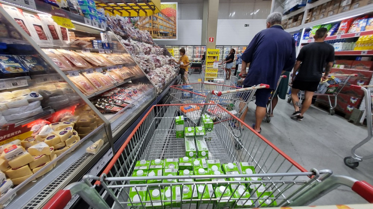 Movimentação em supermercado atacadista de são Paulo