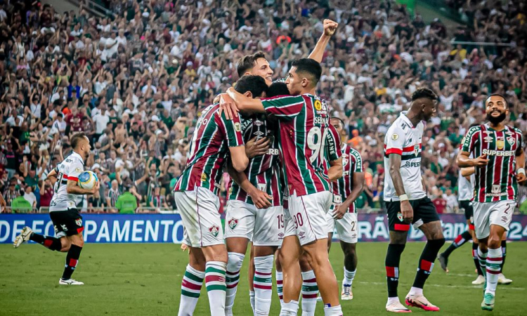 São Paulo perde para Fluminense e desperdiça chance de encostar no G-4