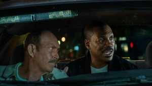 John Ashton em cena com Eddie Murphy