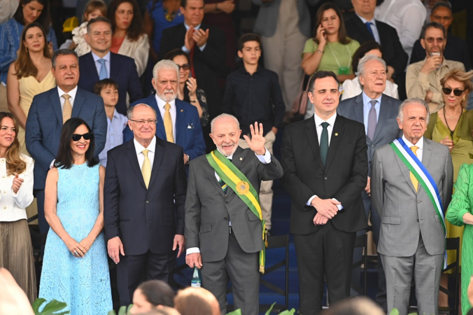 DF - DESFILE 7/SETEMBRO EM BRASÍLIA - POLÍTICA - Neste sábado (7) o Presidente do Brasil Luiz Inácio Lula da Silva participa do desfile de 7 de Setembro em Brasília em comemoração aos 202 anos de independência do Brasil. O desfile não conta com a presença do ex ministro Silvio Almeida que foi demito do governo por denúncias de assédio sexual contra a Ministra Anielle Franco e outras mulheres. 07/09/2024 - Foto: TON MOLINA/FOTOARENA/FOTOARENA/ESTADÃO CONTEÚDO