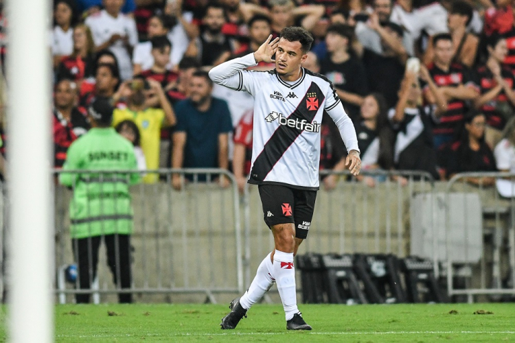 Coutinho marca no fim e salva o Vasco de derrota no clássico contra o Flamengo