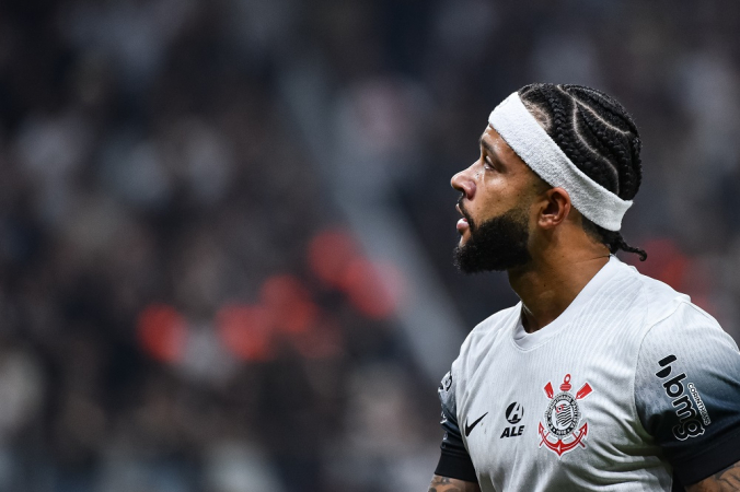 Memphis, jogador do Corinthians, durante partida entre Corinthians x Fortaleza,