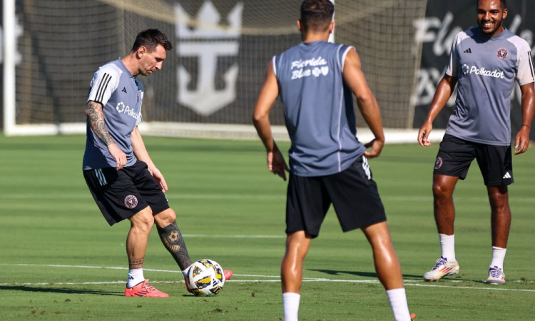 Messi retorna aos gramados após lesão e já tem data para voltar a jogar