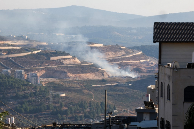 Líbano dispara 90 foguetes contra Israel, diz exército israelense