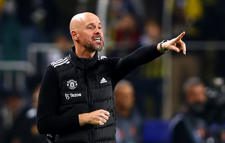 Manchester United demite Ten Hag e anuncia van Nistelrooy como interino