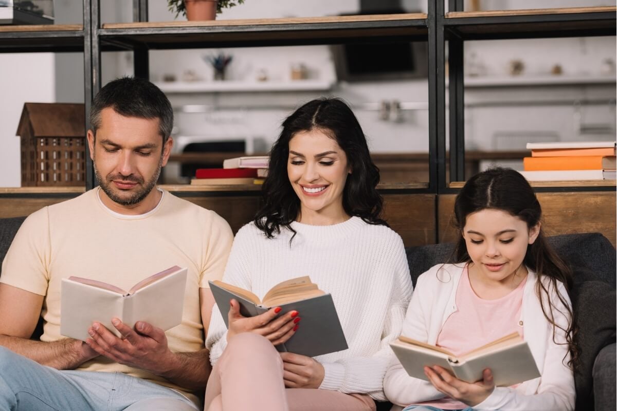 A leitura amplia os horizontes e a criatividade dos leitores de diferentes faixa etárias 