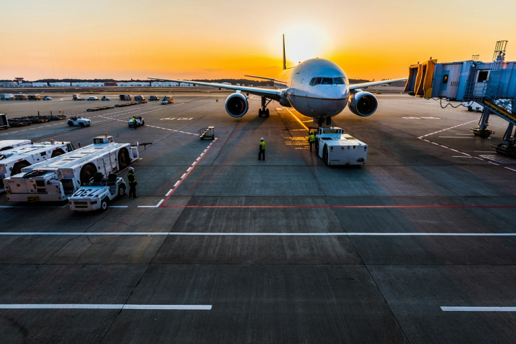 Saque-aniversário do FGTS poderá ser utilizado para compra de passagens aéreas