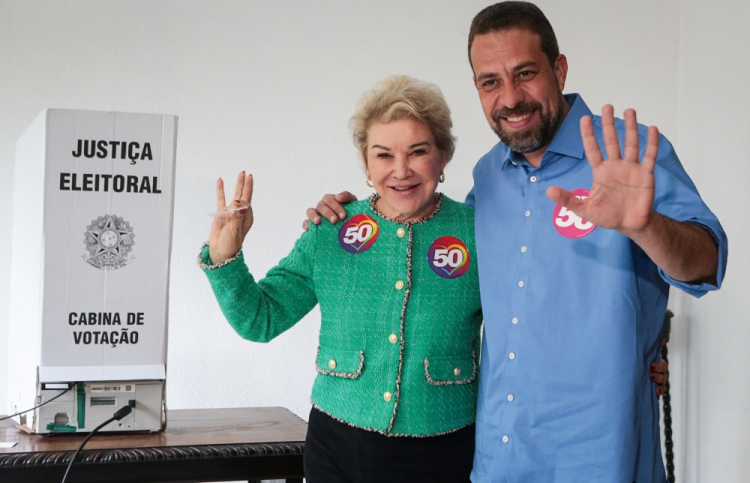 Marta Suplicy se diz ‘esperançosa’ após votar ao lado de Guilherme Boulos