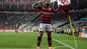 Gabigol jogador do Flamengo comemora gol anulado pelo VAR(recurso de video) durante partida contra o Corinthians