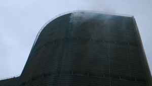 Incêndio atinge área externa Copan, prédio icônico no Centro de SP