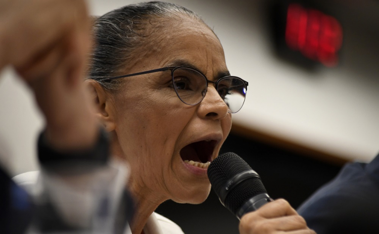 Chamada de ‘incompetente’, Marina Silva bate boca com deputados de oposição em comissão da Câmara