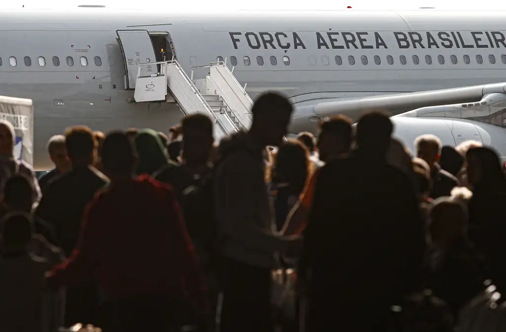 avião KC-30 - FAB - Operação Raizes do Cedro