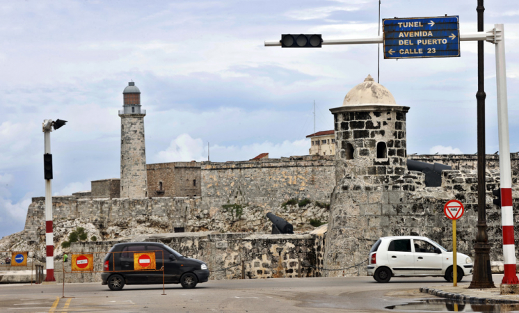 Cuba paraliza la actividad laboral estatal no esencial debido a la crisis energética