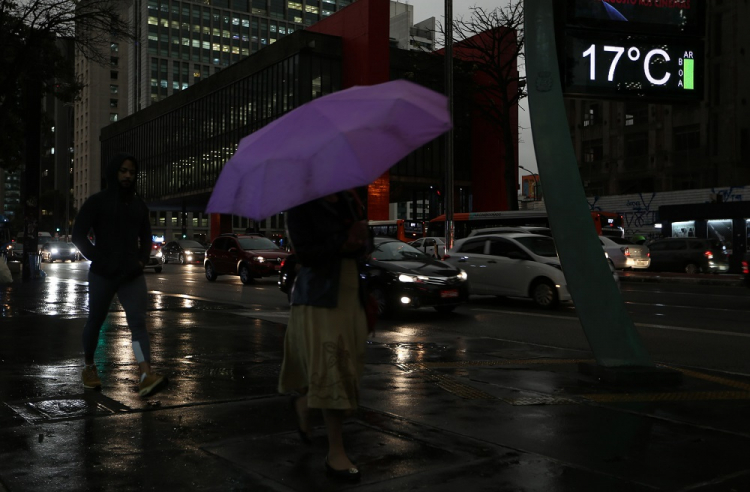 Defesa Civil de São Paulo alerta para chuvas e granizo em diversas cidades