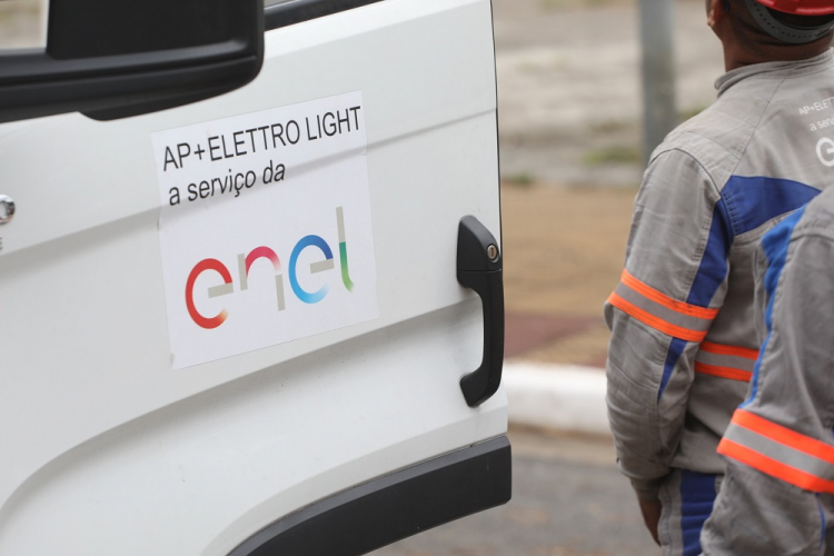 Falta de luz chega ao 4º dia e ainda afeta 537 mil moradores na Grande SP