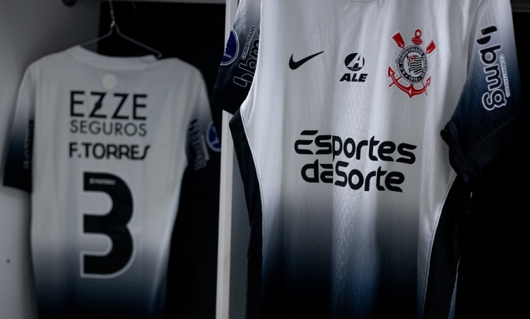 Corinthians mantém patrocinadora máster após autorização da CBF