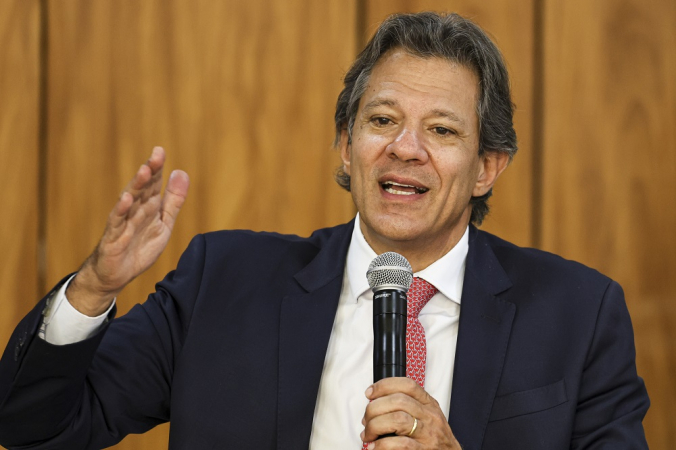 Haddad celebra previsões de crescimento econômico brasileiro projetado ...