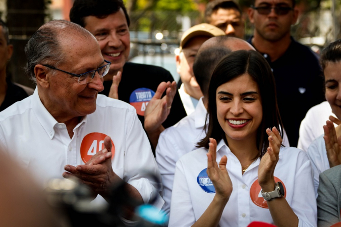 Tabata Amaral ao lado de Geraldo Alckmin