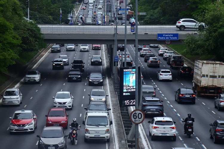 Governo de São Paulo rejeita cobrança do novo seguro obrigatório SPVAT pelo Detran