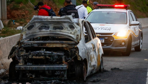 Carro dos atiradores encontrado carbonizado no Rodoanel Mario Covas