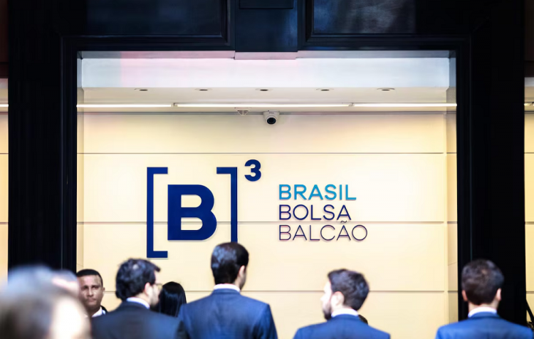 Ibovespa interrompe série negativa com alta de 0,65%, aos 130 mil pontos