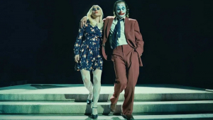 Lady Gaga (Arlequina) e Joaquin Phoenix (Coringa) estrelam a continuação do filme sobre o vilão da DC