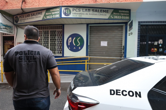 Operação no laboratório de Nova Iguaçu