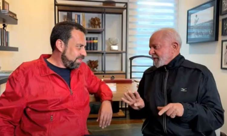 Em live com Boulos, Lula apela por apoio ao candidato do PSOL e critica mandatos de diretores nas agências reguladoras 