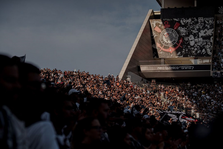 Corinthians, Gaviões da Fiel e Caixa assinam protocolo para pagar dívida da Neo Química Arena