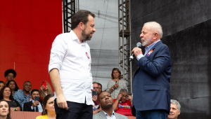 O presidente Luiz Inácio Lula da Silva (PT) participa de comício em apoio ao candidato a prefeito de São Paulo, Guilherme Boulos