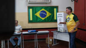 O ex-presidente, Jair Bolsonaro (PL), votou na Escola Municipal Rosa da Fonseca, na Praça Marechal Hermes, na Vila Militar