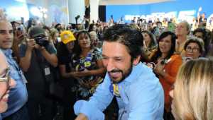 O prefeito de São Paulo e candidato à reeleição, Ricardo Nunes (MDB), participa de encontro com mulheres no Edifício Joelma, região central de São Paulo