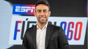 O ex-meia Jorge Valdivia hoje é comentarista da ESPN Chile