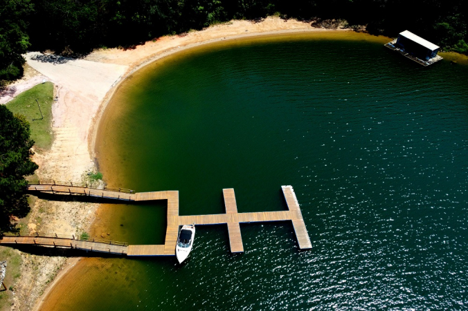 Vista da represa de Nazaré Paulista, no interior de São Paulo