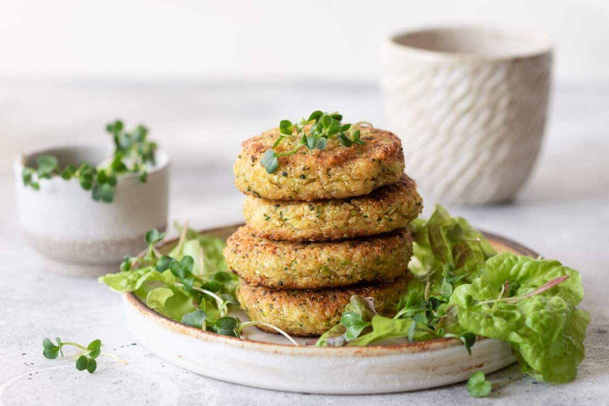 Hambúrguer de quinoa e brócolis 